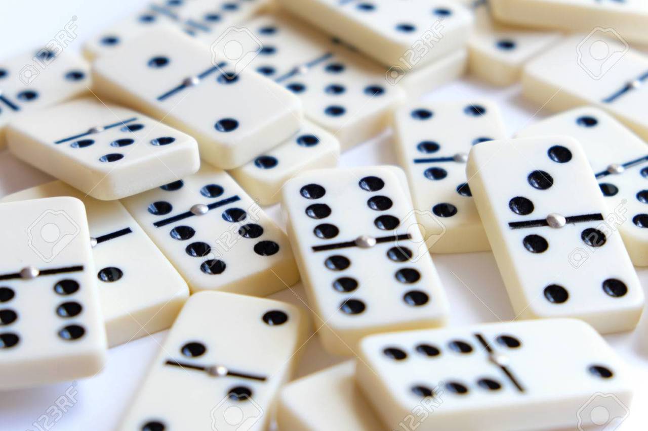play domino online
